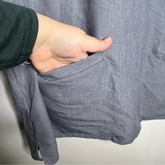 Figs Technical Collection Women’s Casma Graphite Gray V-Neck Scrub Top Sz 5 XL - Picture 9 of 10